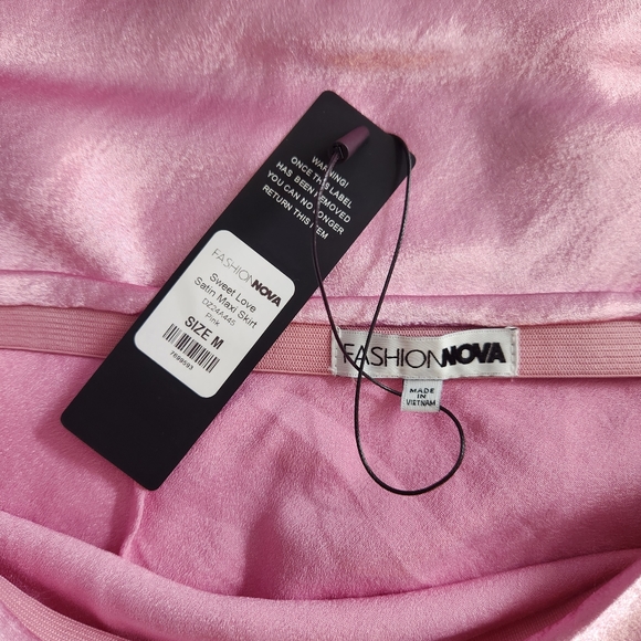 Pink satin maxi skirt - Picture 9 of 9